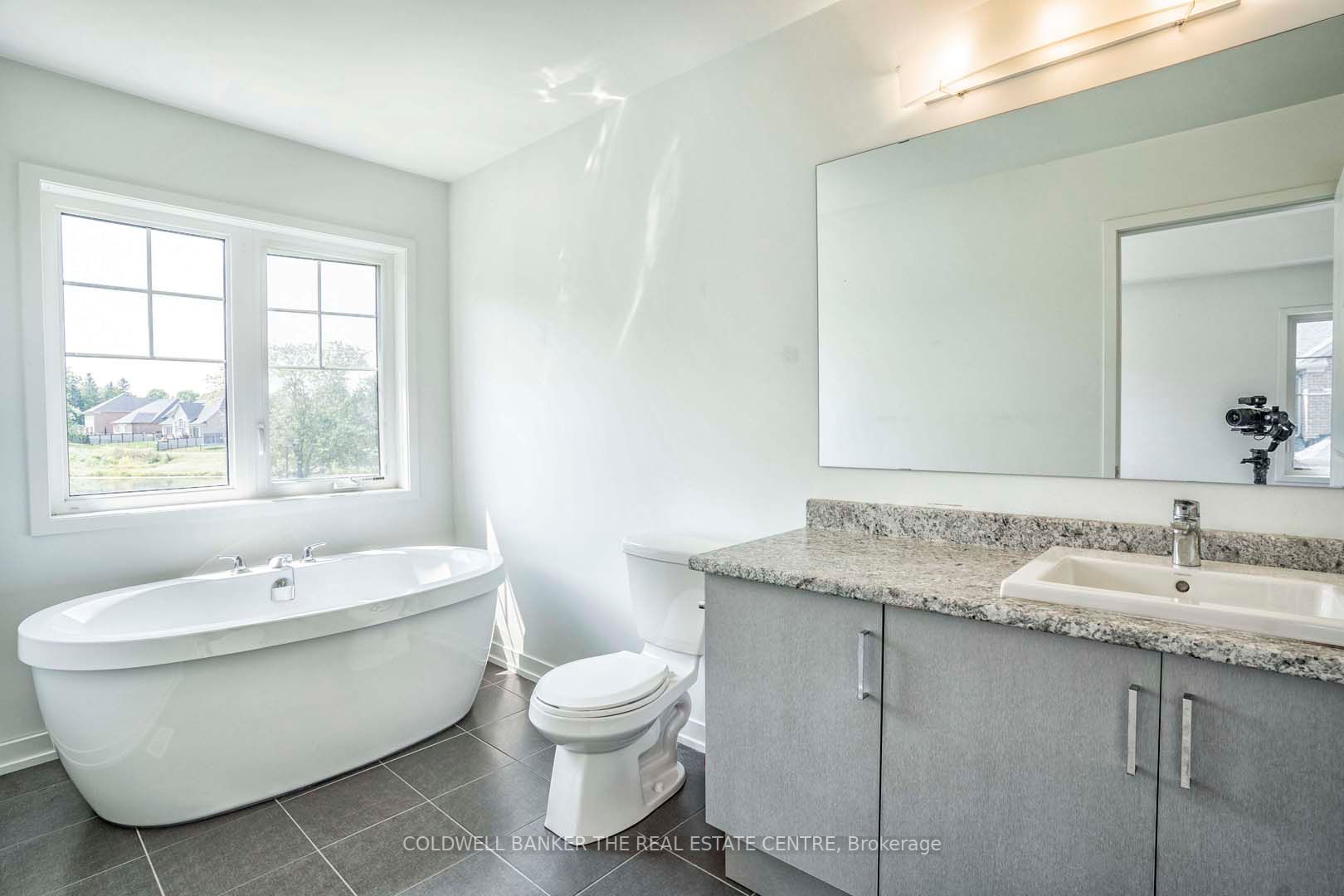 230 Bennett St Property Photo 13