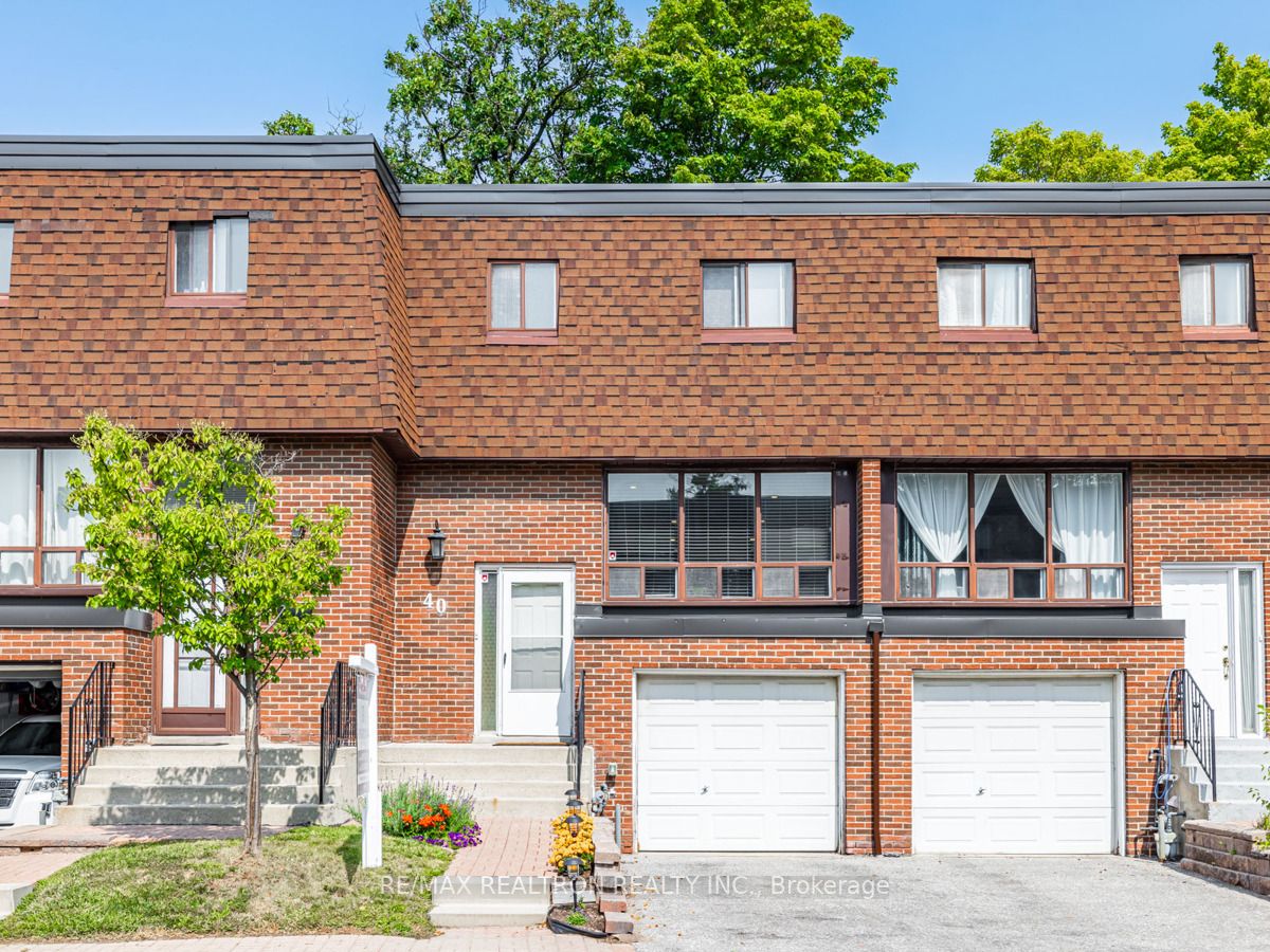 40 Stately Way Property Photo 1