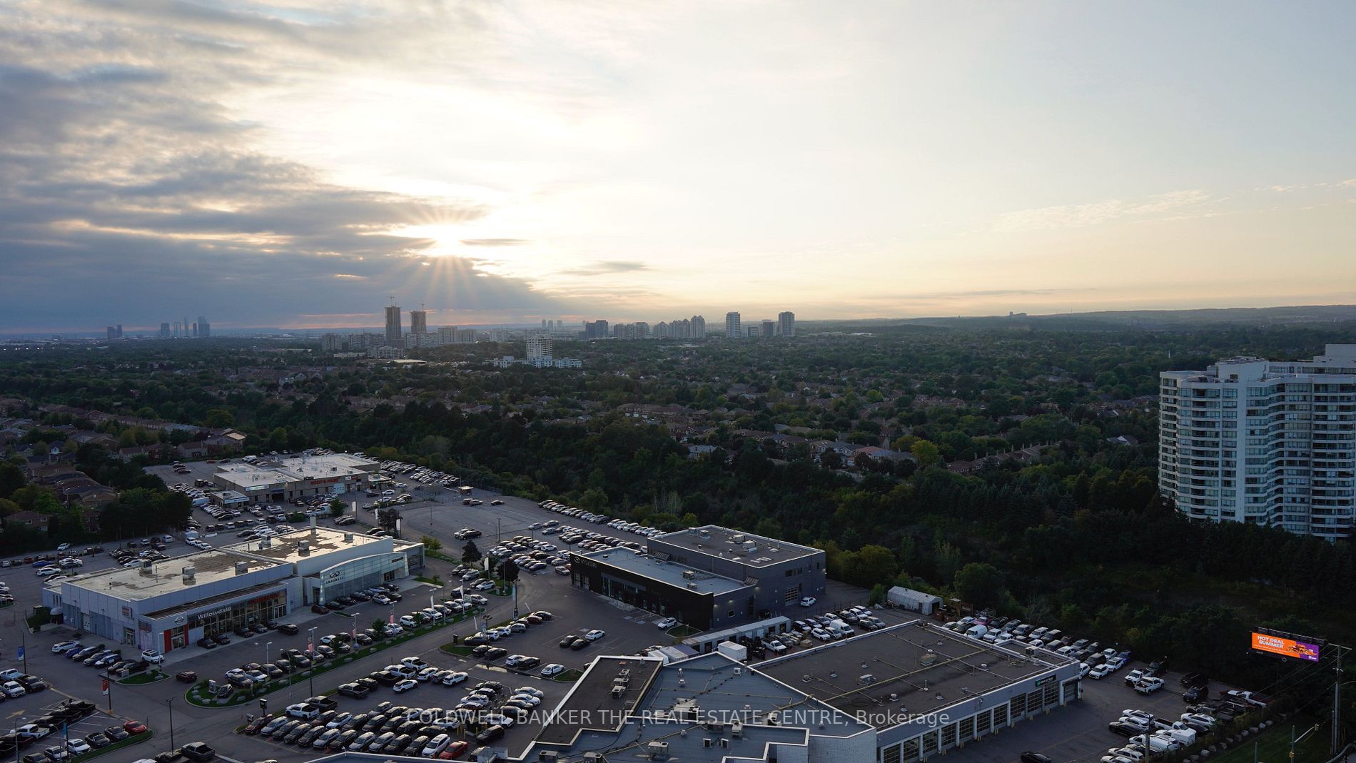7161 Yonge St 24 Property Photo 1