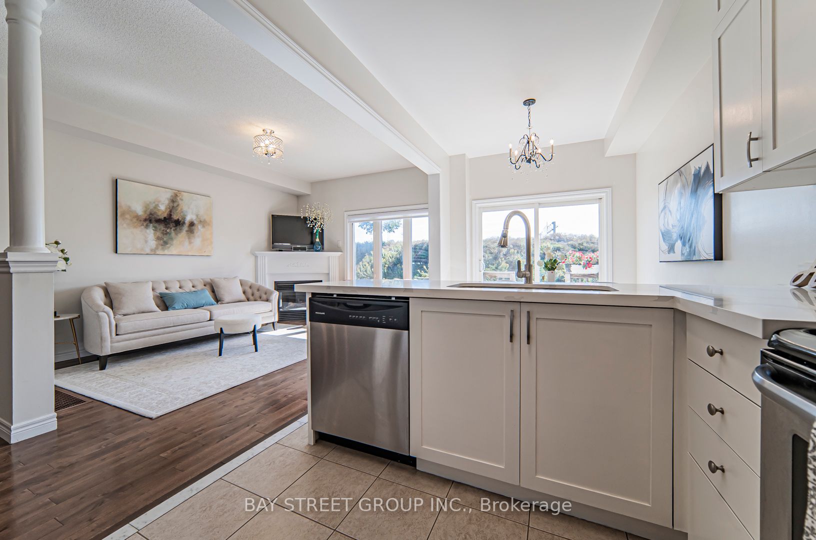 399 Caboto Tr Property Photo 8