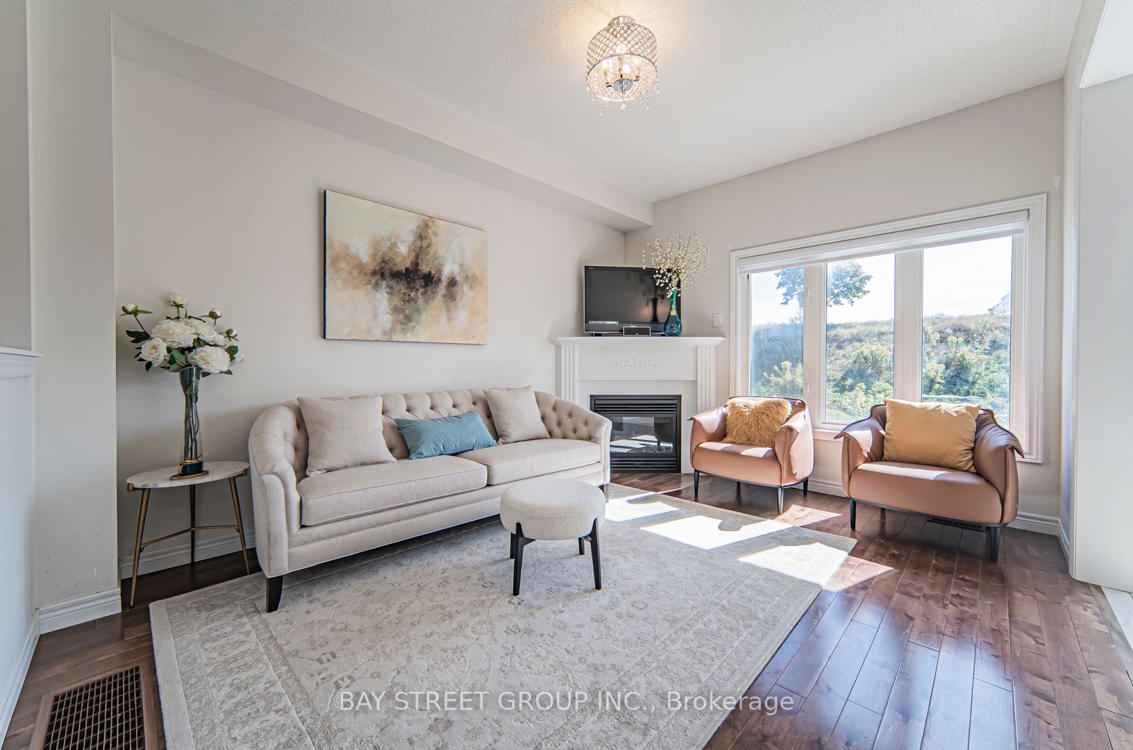 399 Caboto Tr Property Photo 12