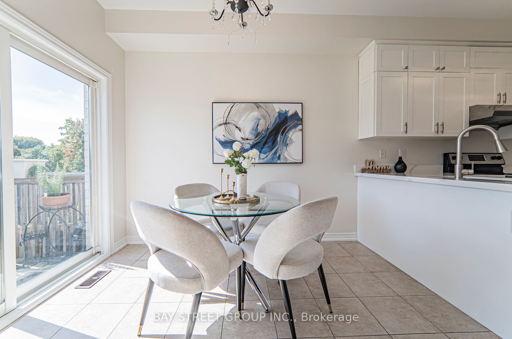 399 Caboto Tr Property Photo 14