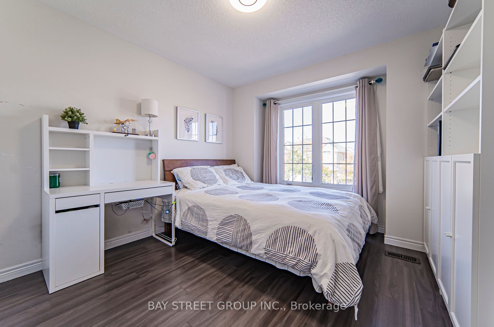 399 Caboto Tr Property Photo 26