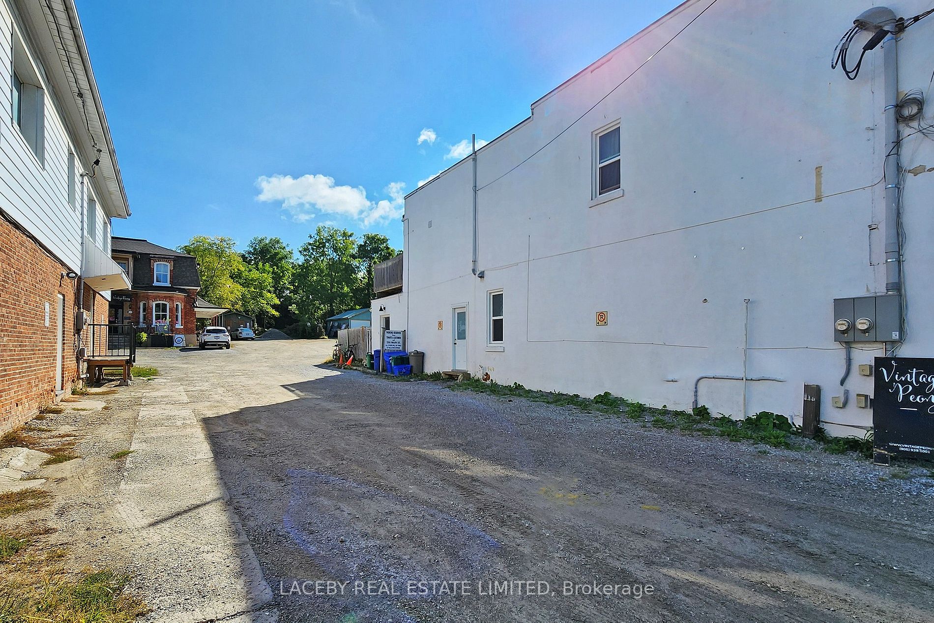 250 Main St Property Photo 8