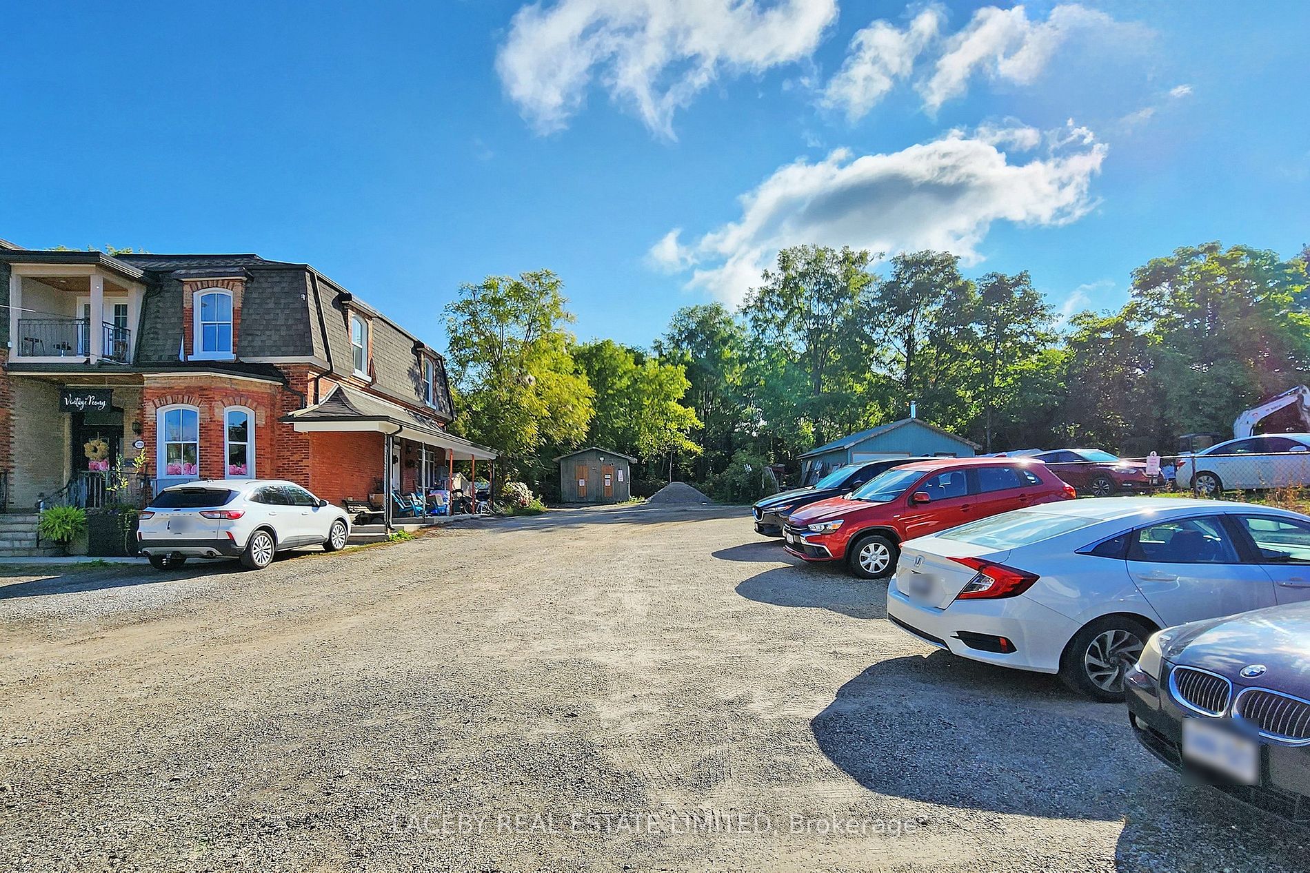 250 Main St Property Photo 9