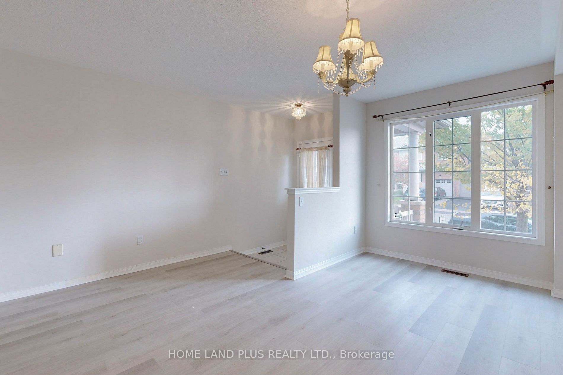 300 Flagstone Way Property Photo 3