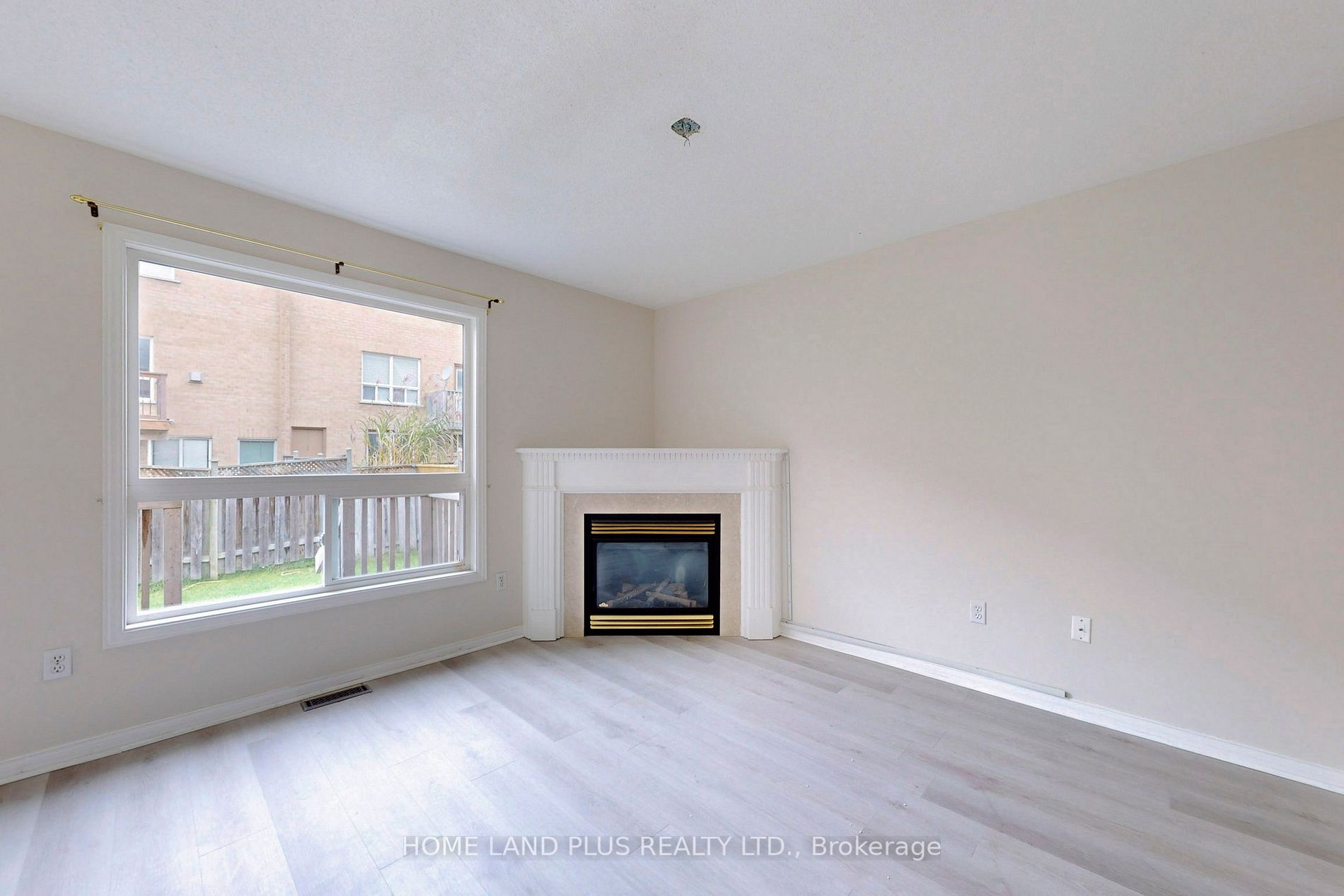300 Flagstone Way Property Photo 5