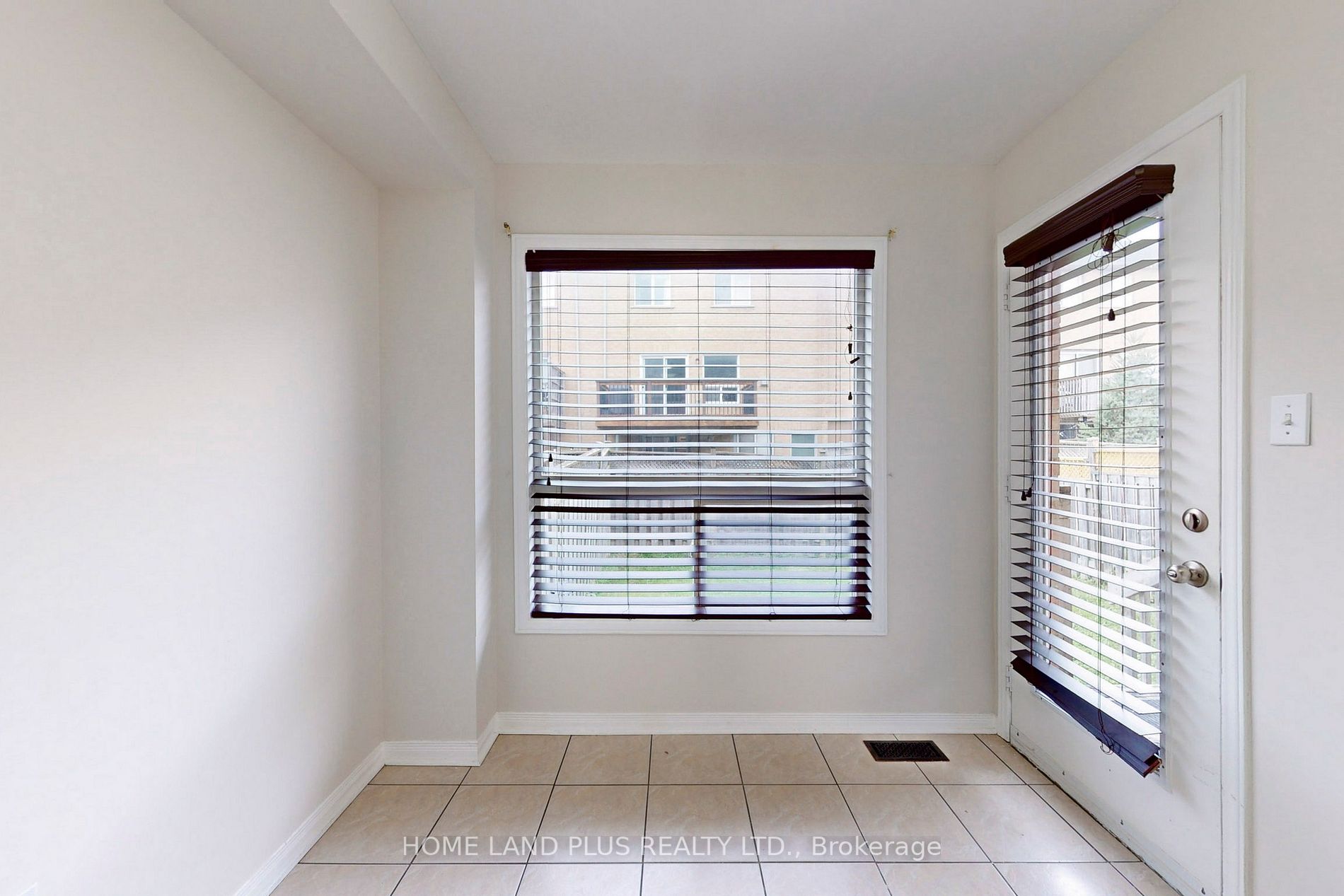 300 Flagstone Way Property Photo 13