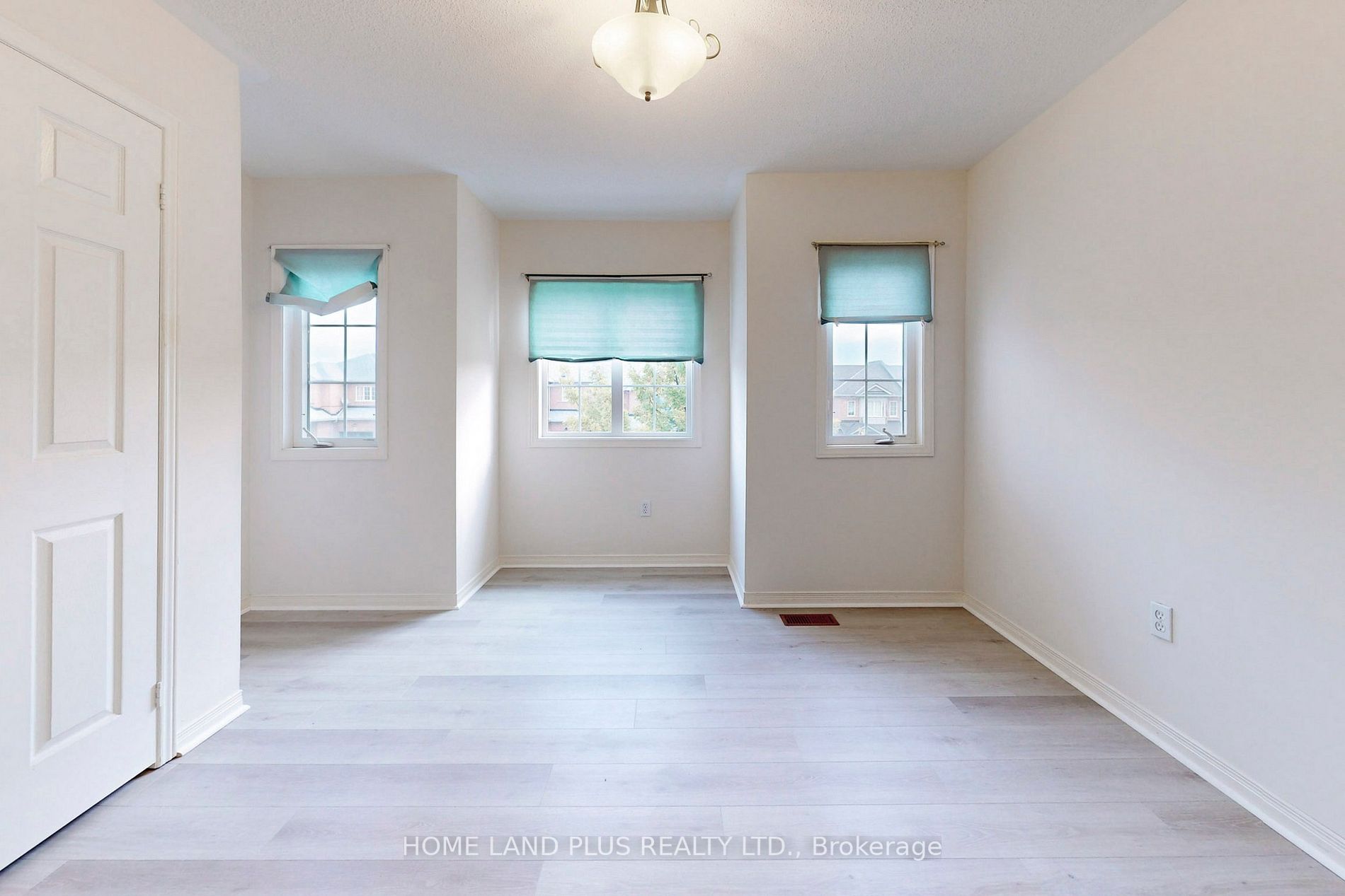 300 Flagstone Way Property Photo 28