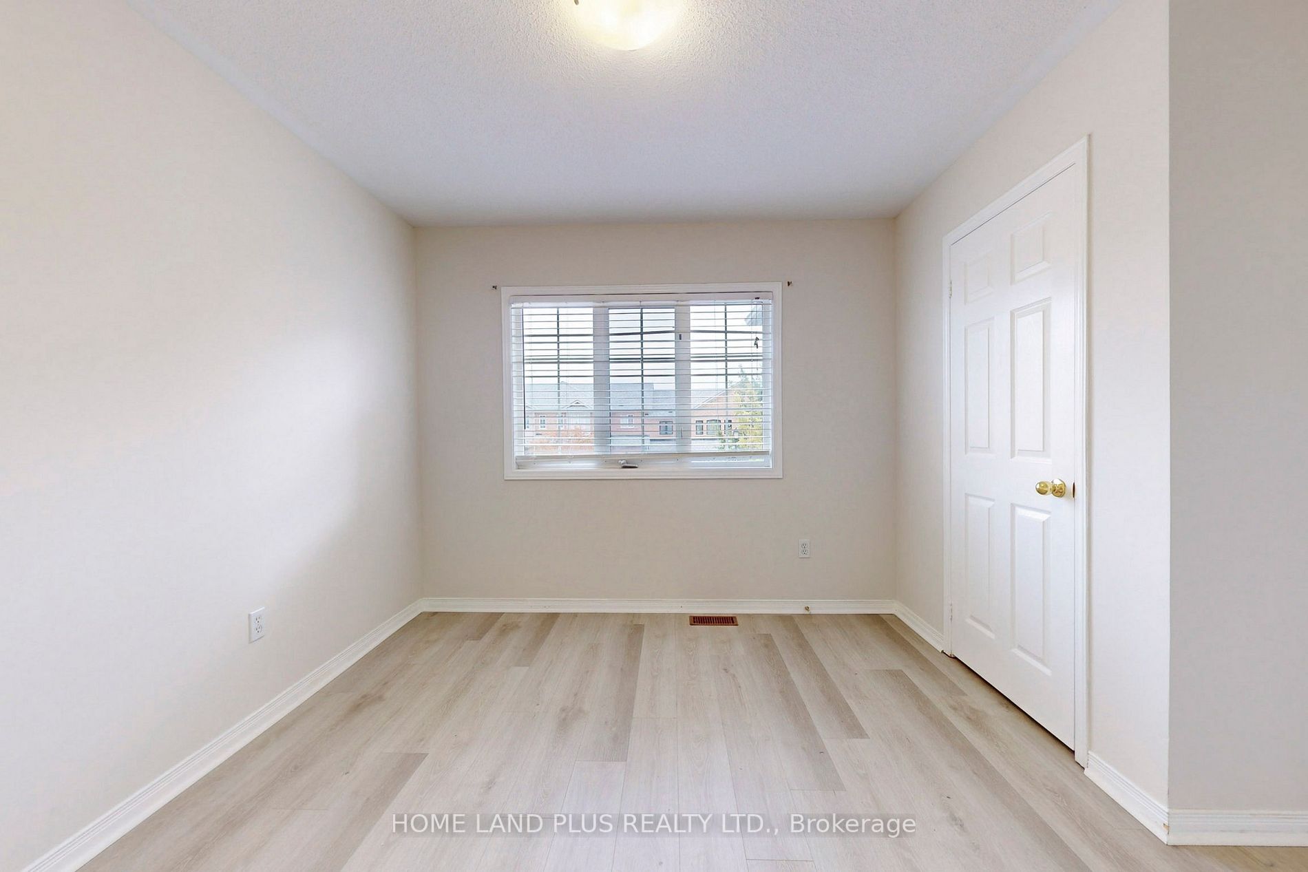 300 Flagstone Way Property Photo 31