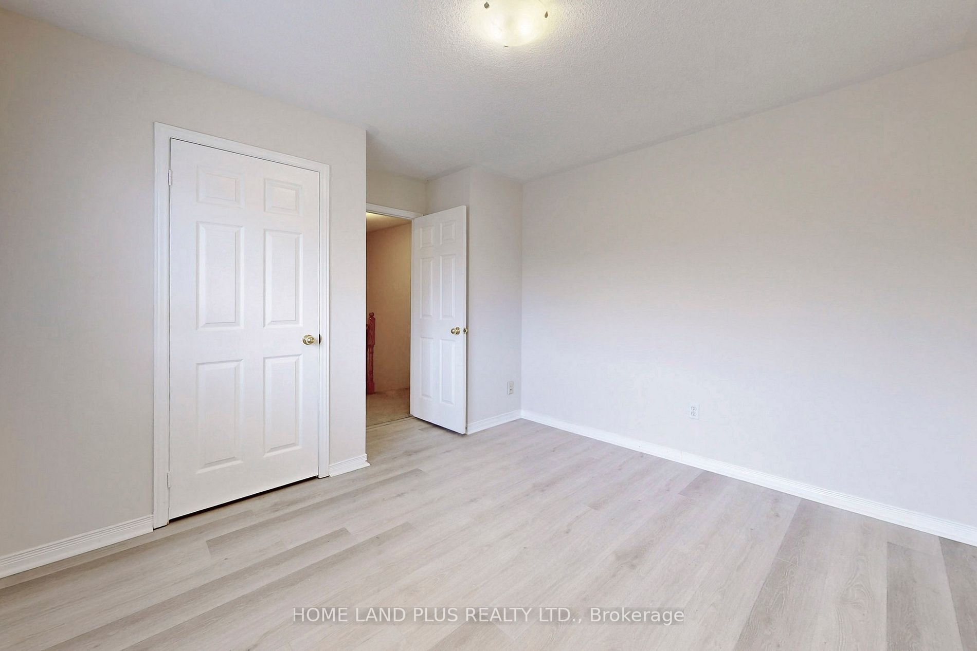 300 Flagstone Way Property Photo 32