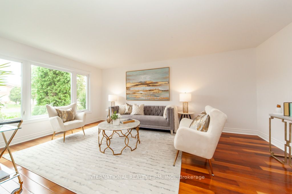11 Coates Cres Property Photo 4
