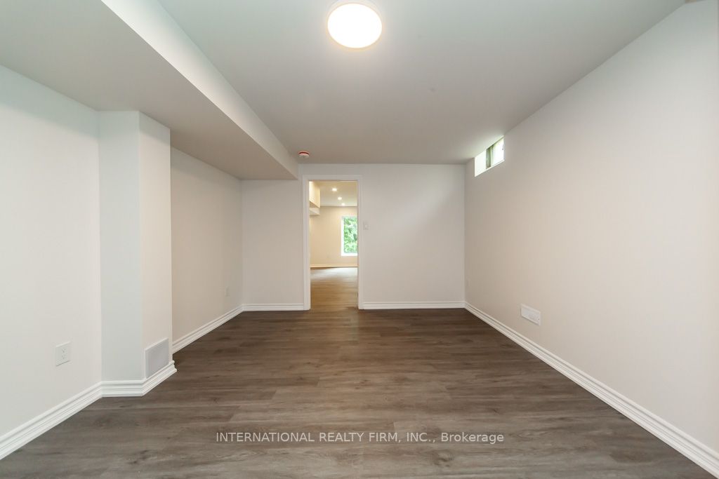11 Coates Cres Property Photo 37