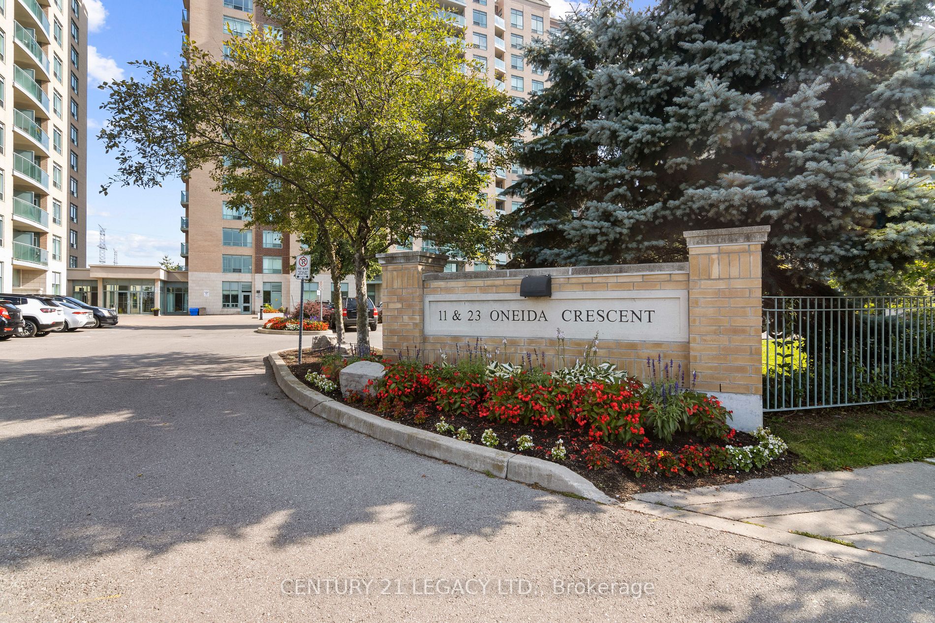 11 Oneida Cres Property Photo 1
