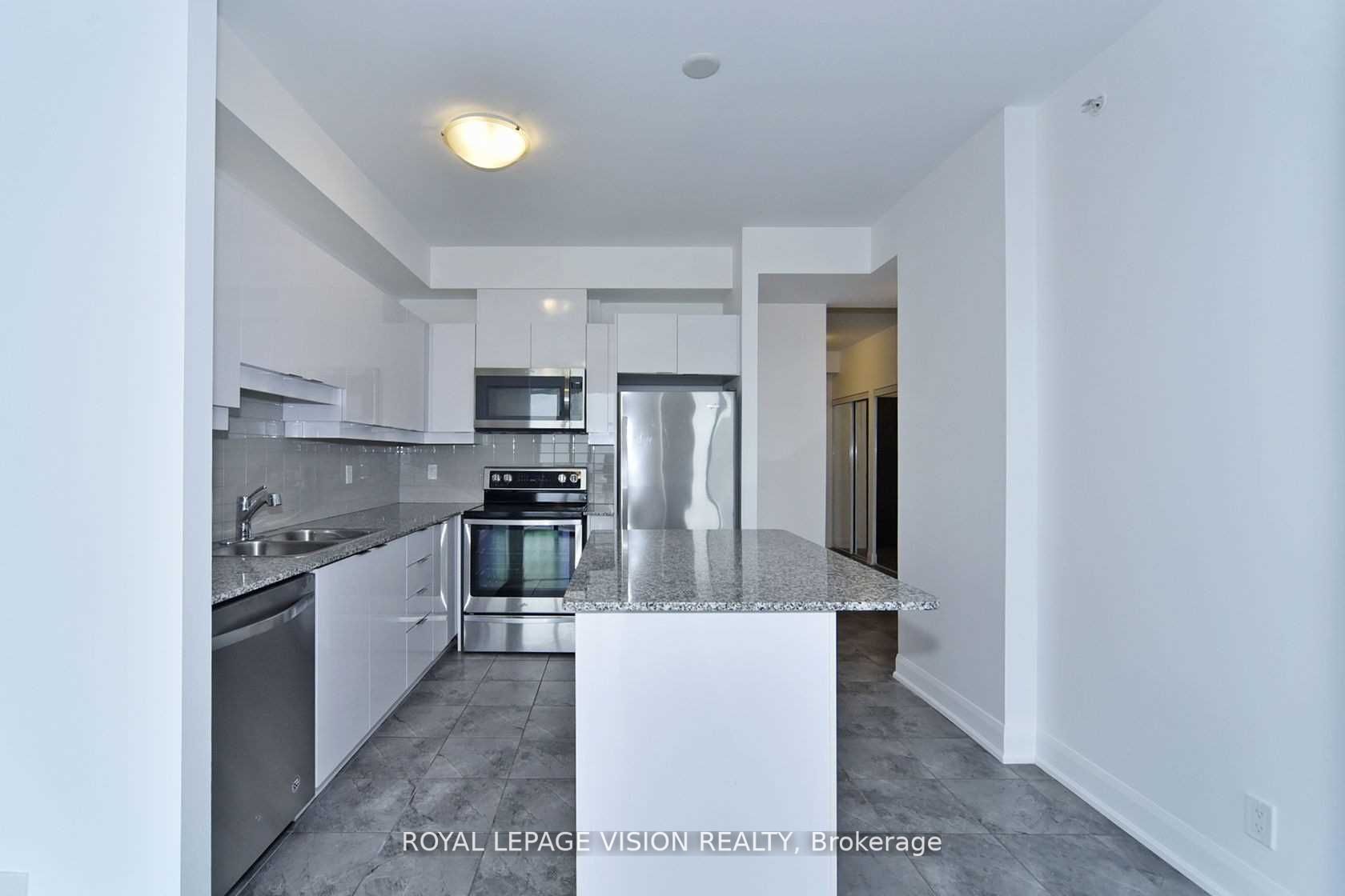 2910 Highway 7 Property Photo 9