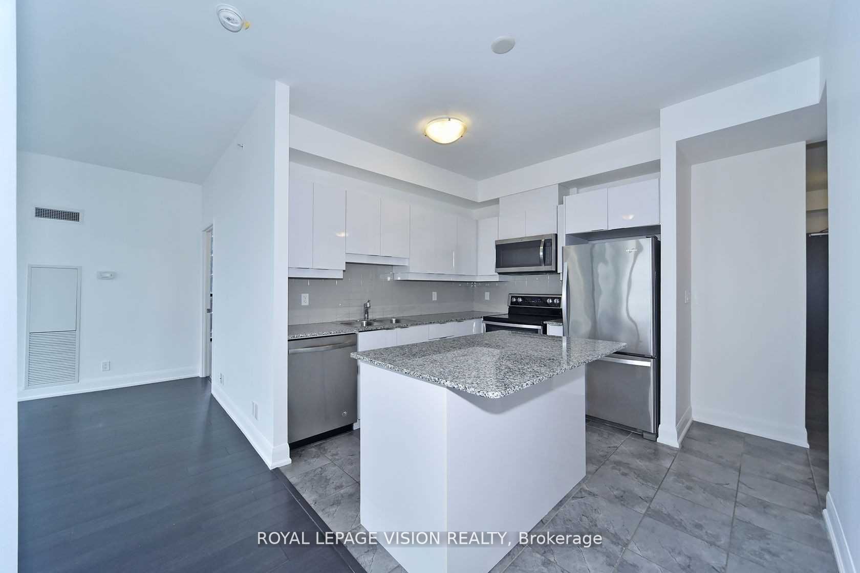 2910 Highway 7 Property Photo 10