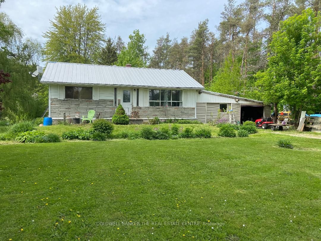 2696 9th Line W Property Photo 1