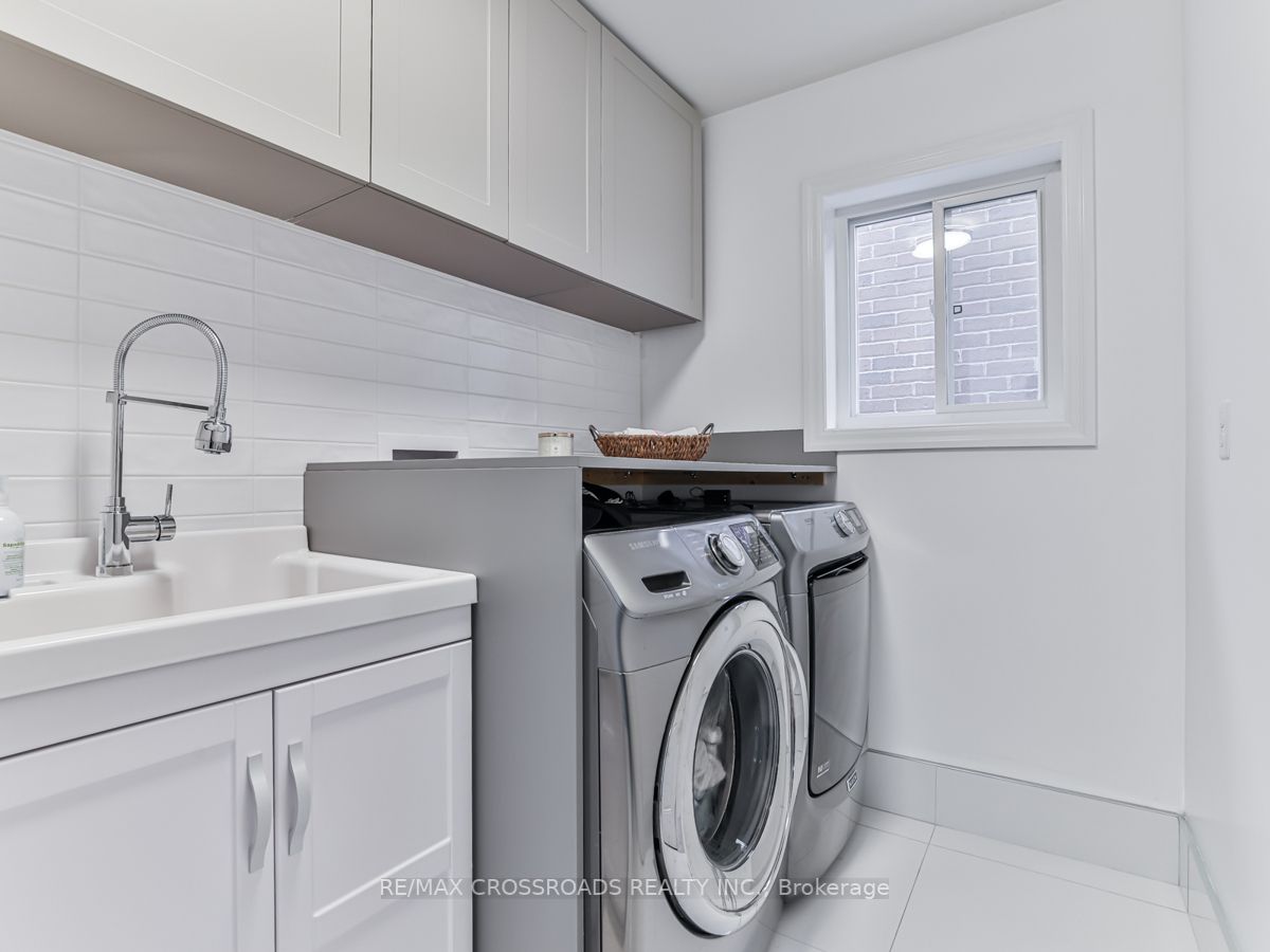 61 Paulgrave Ave Property Photo 7