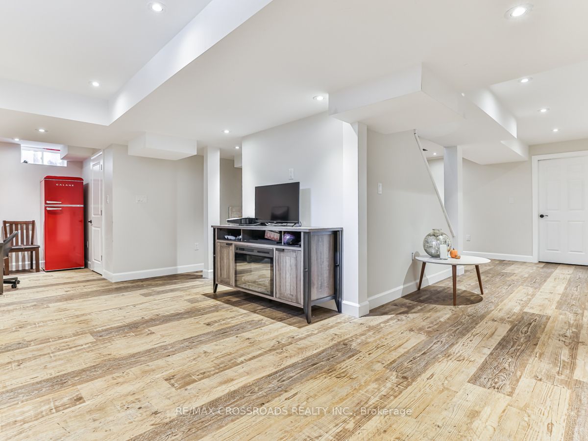 61 Paulgrave Ave Property Photo 33