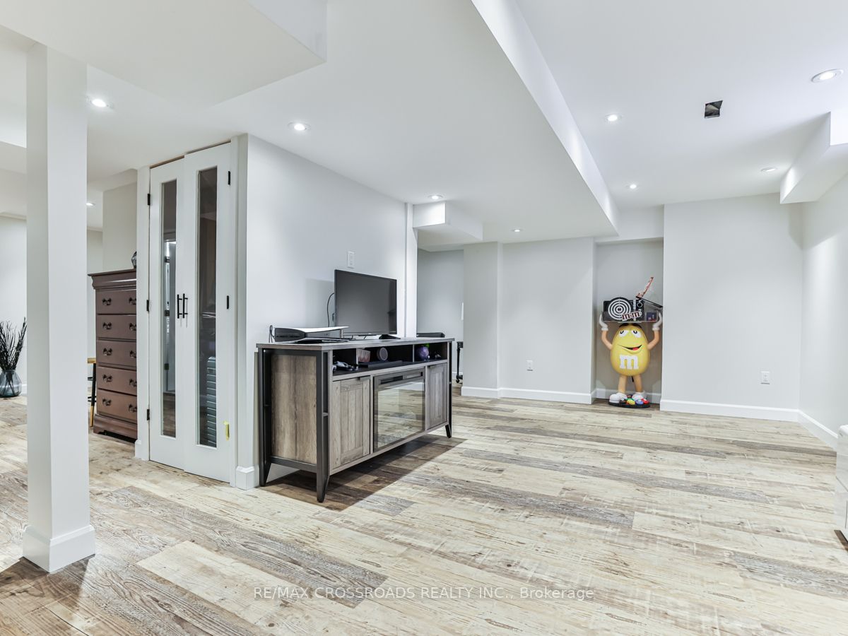 61 Paulgrave Ave Property Photo 35