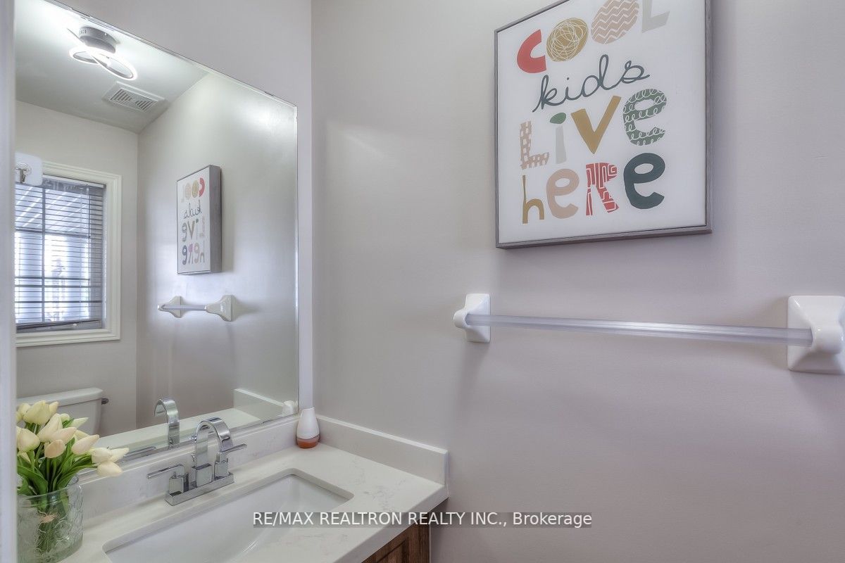 142 Roy Grove Way Property Photo 8