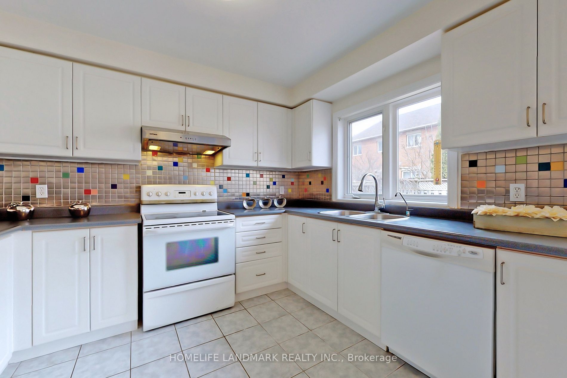 52 Steckley St Property Photo 6