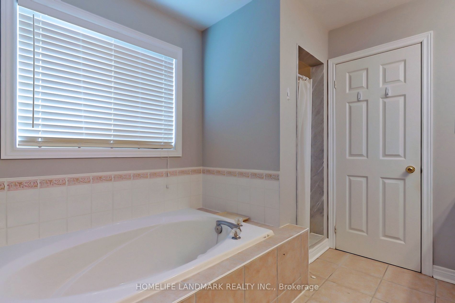 52 Steckley St Property Photo 9