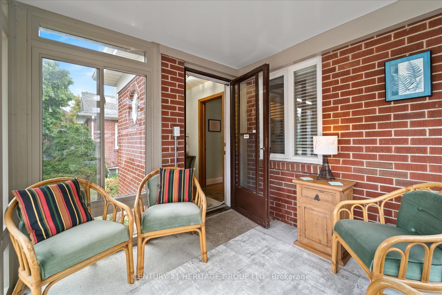 12 Royal Rd Property Photo 3