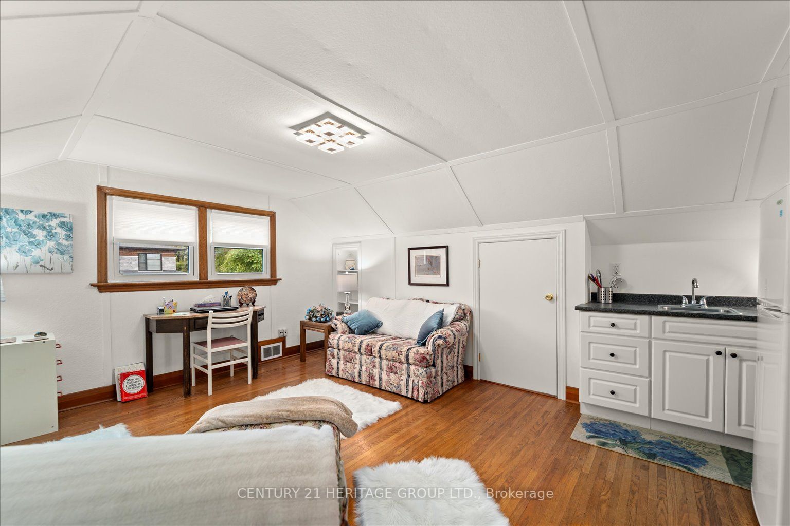 12 Royal Rd Property Photo 26