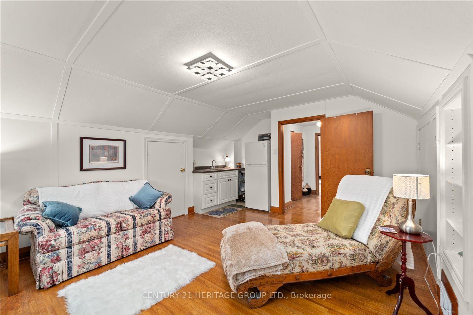 12 Royal Rd Property Photo 27