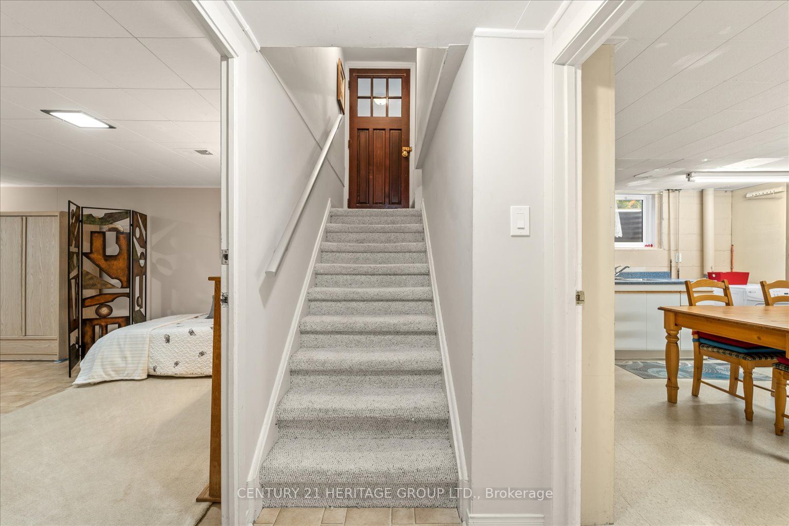 12 Royal Rd Property Photo 28