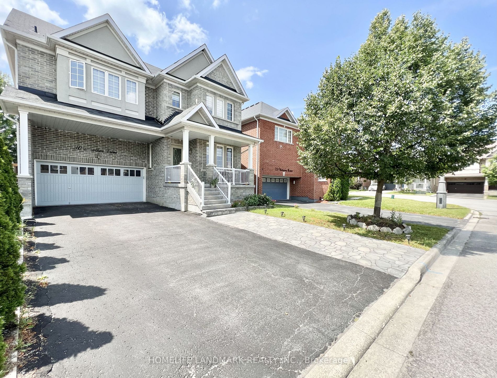 90 Crowther Dr Property Photo 1