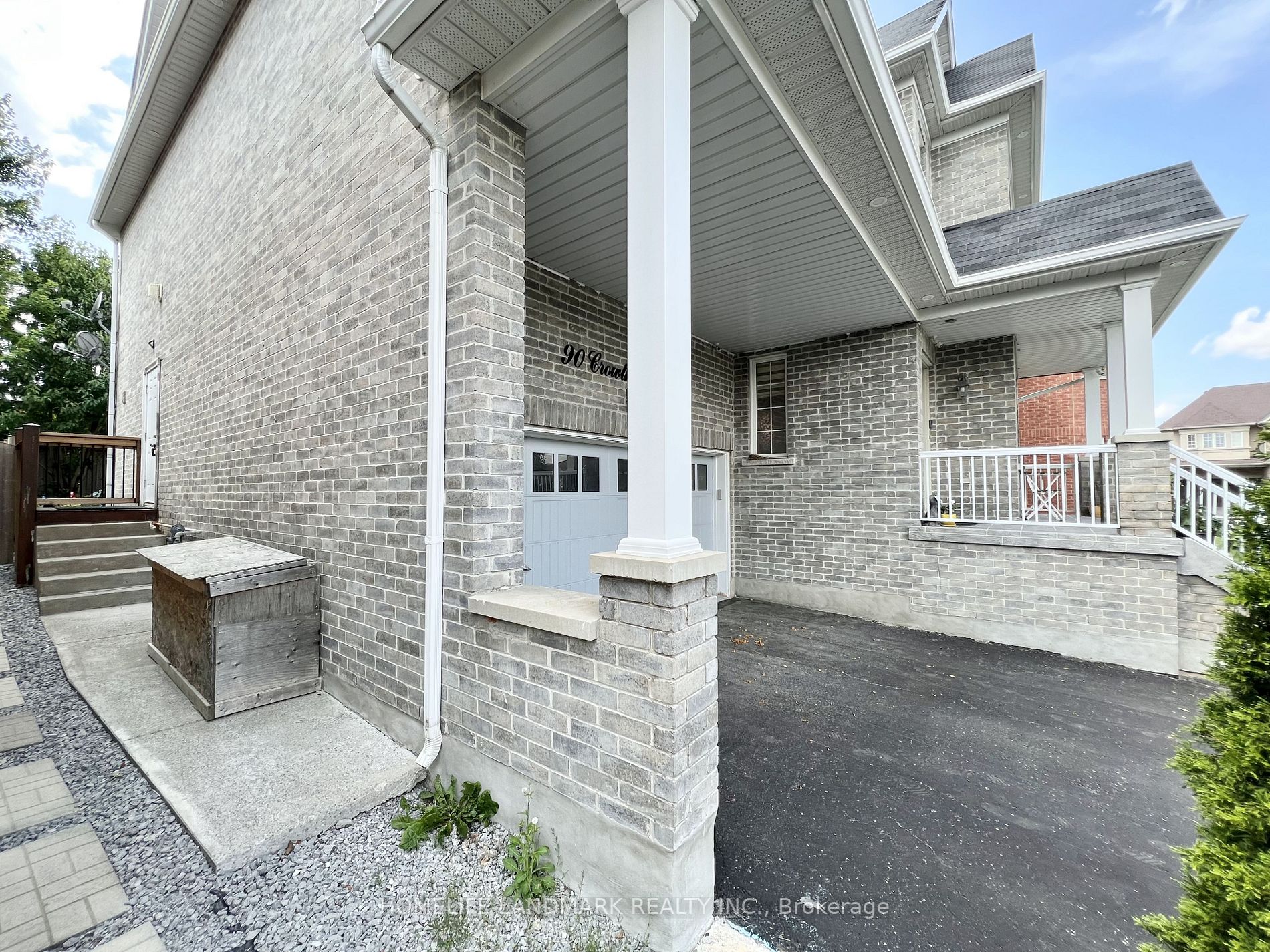 90 Crowther Dr Property Photo 4