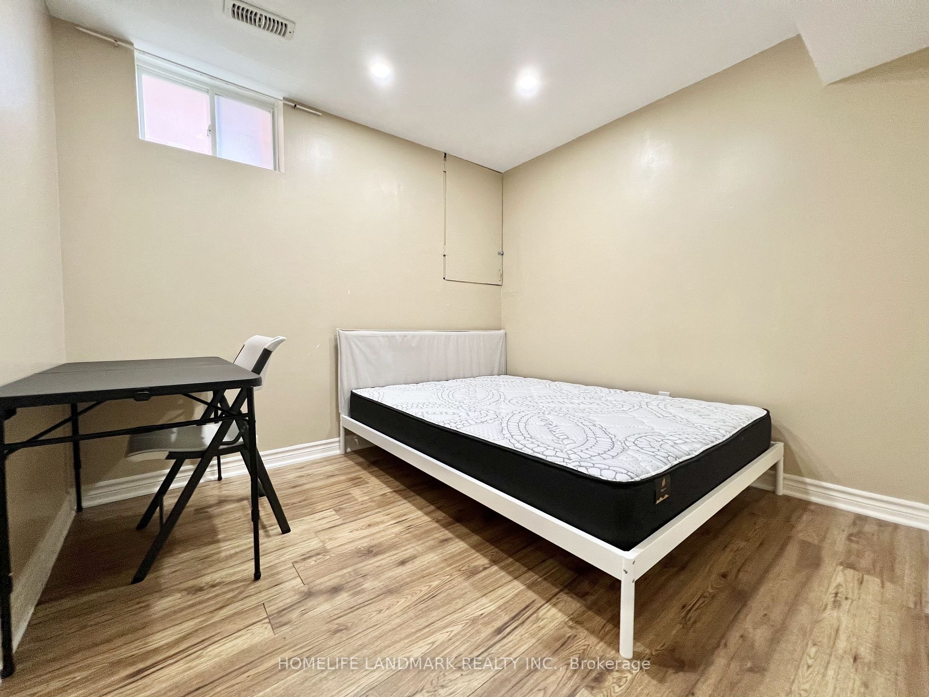 90 Crowther Dr Property Photo 10