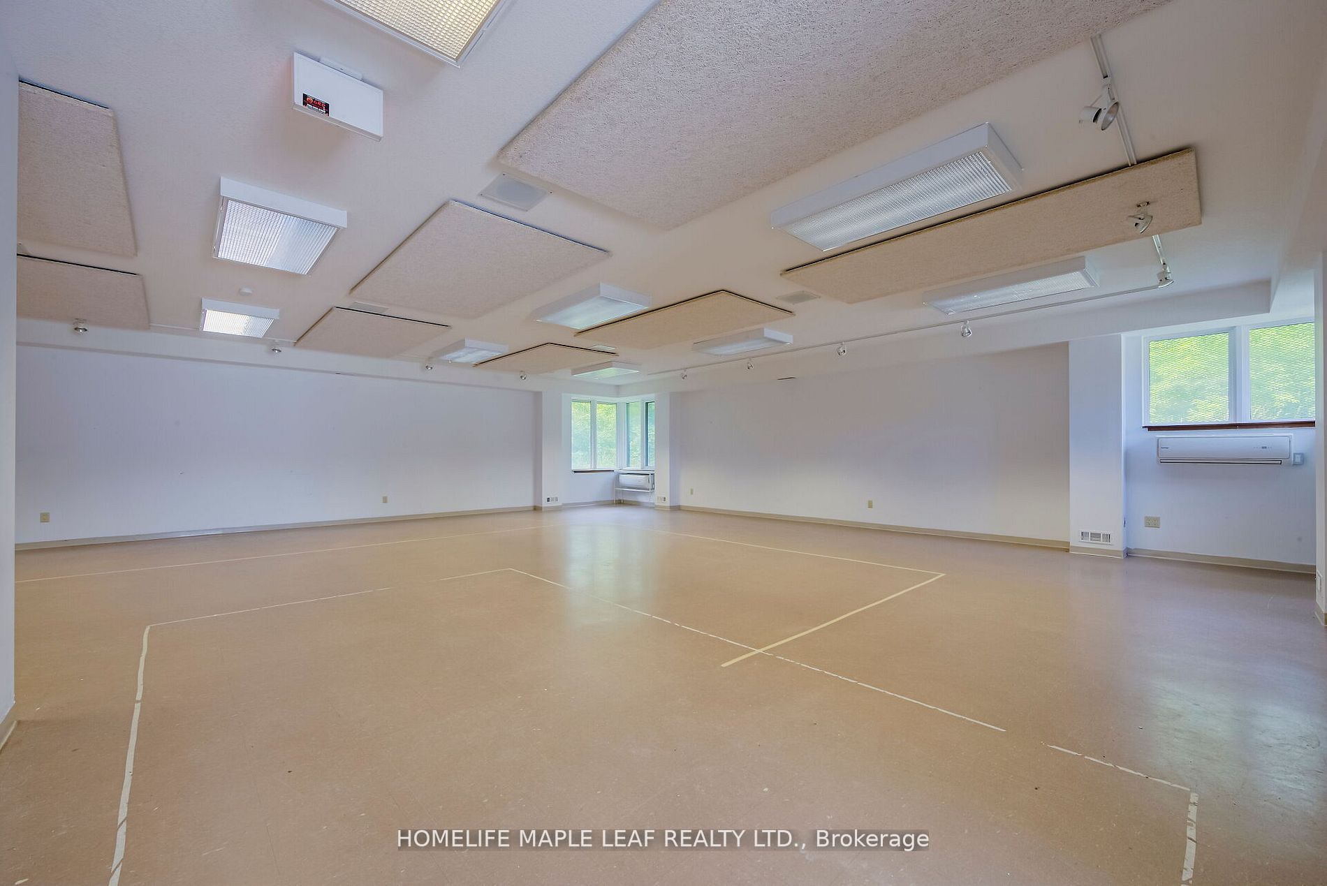 380 Mill St Property Photo 6