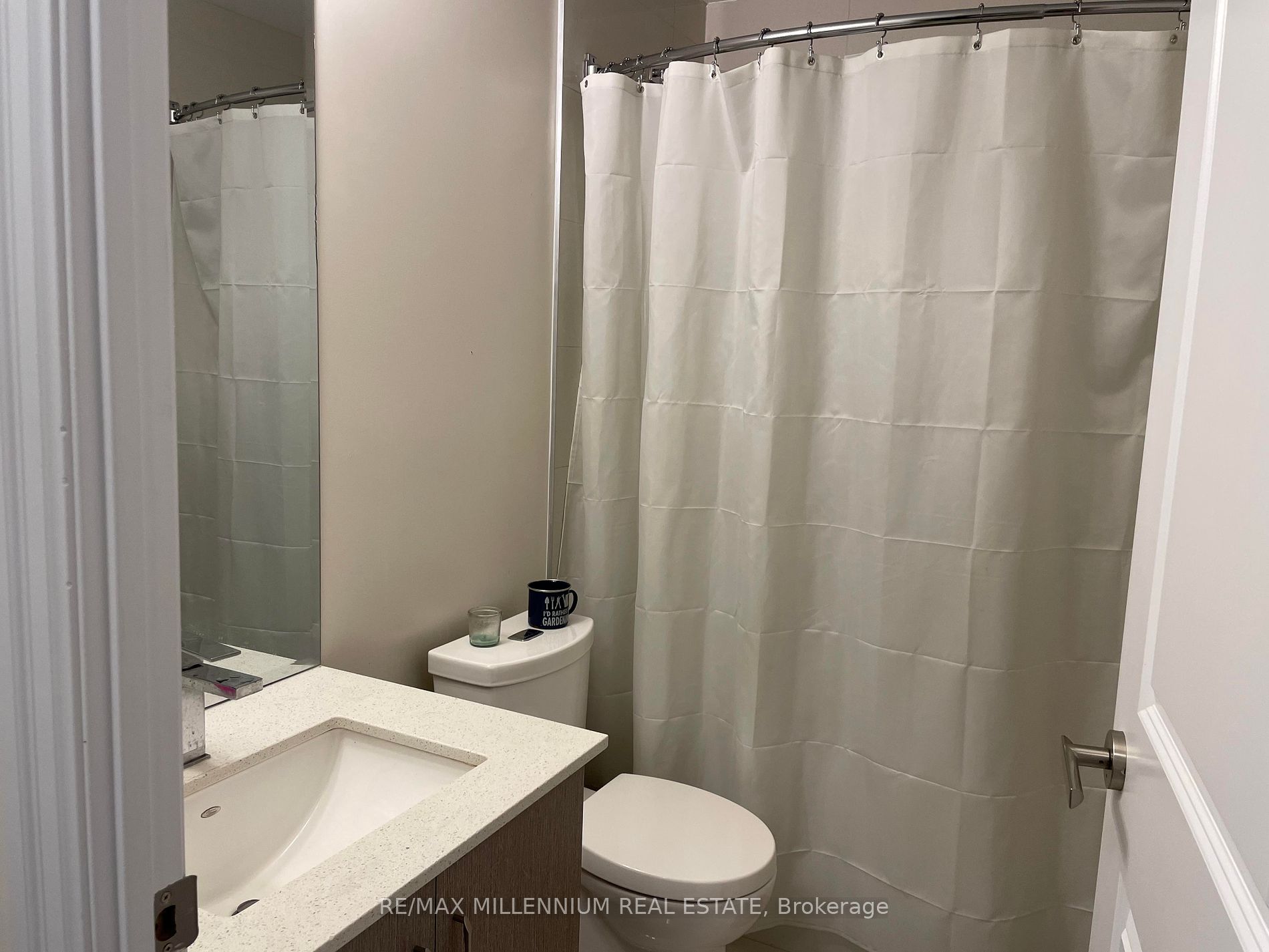 9075 Jane St 07 Property Photo 11