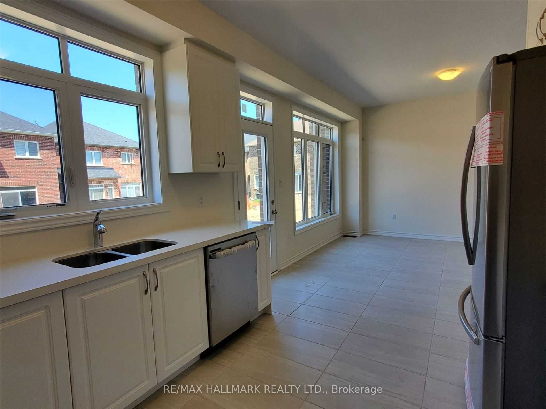 2296 Grainger Loop Property Photo 2