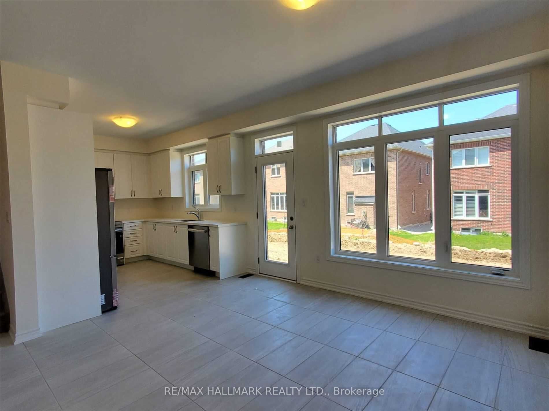 2296 Grainger Loop Property Photo 3