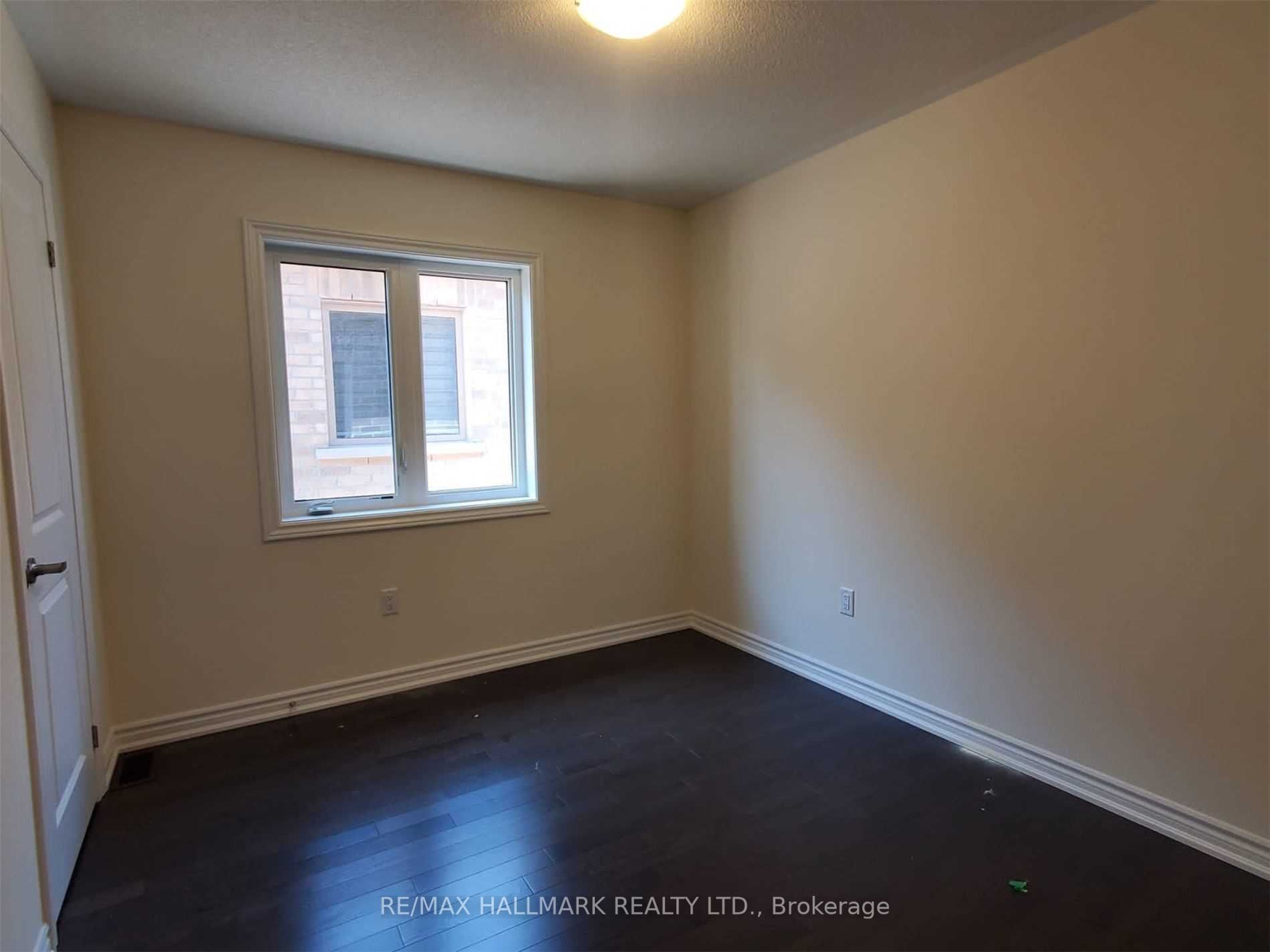 2296 Grainger Loop Property Photo 5