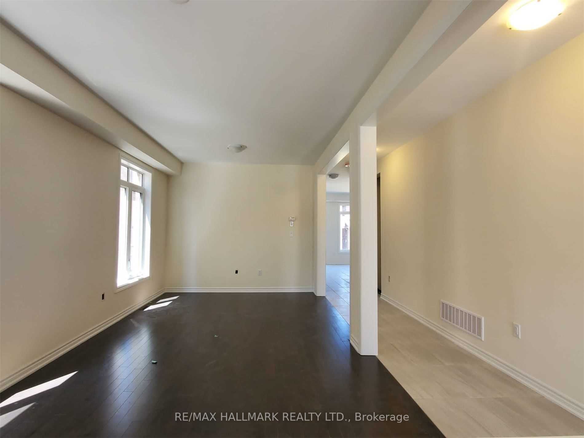 2296 Grainger Loop Property Photo 7