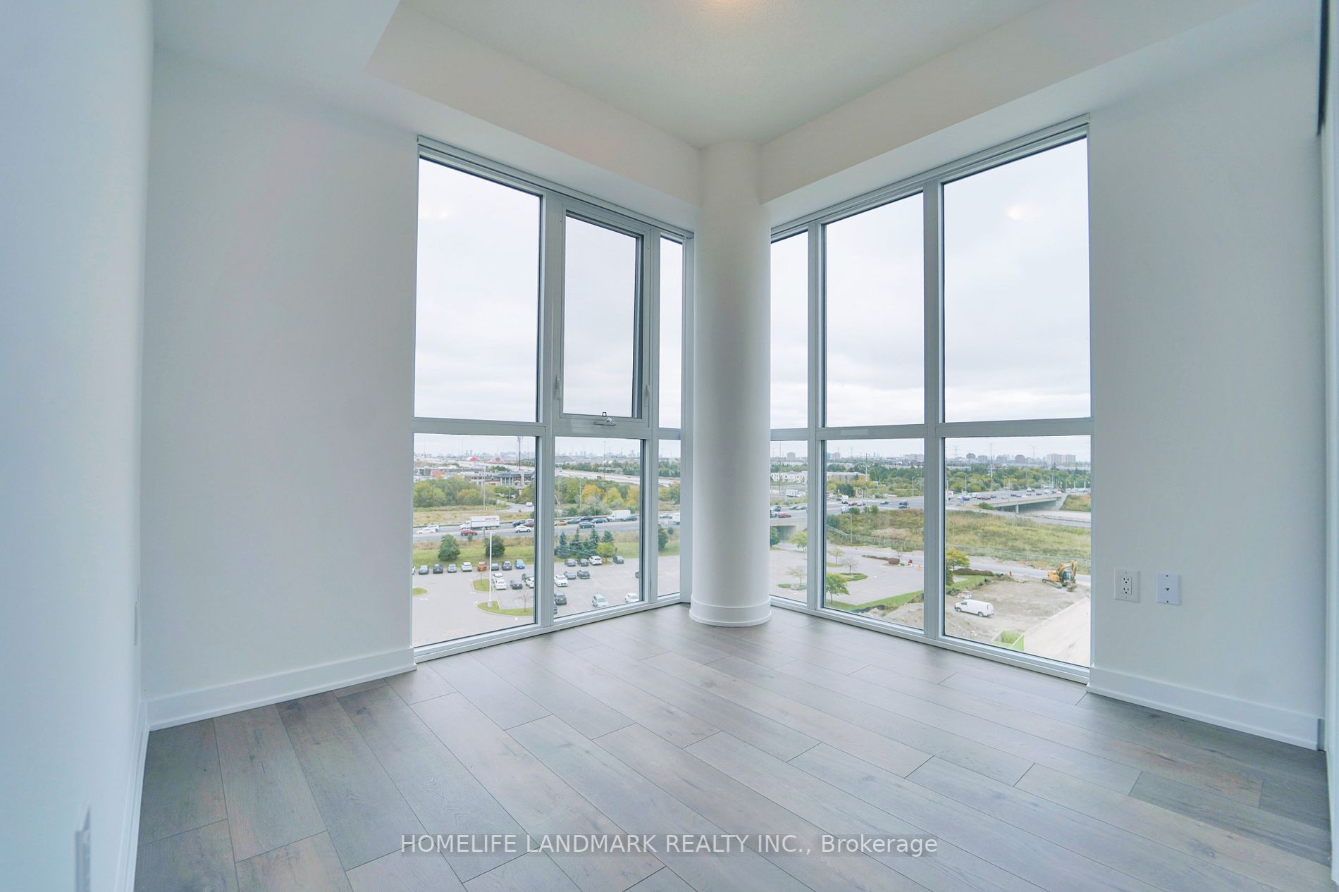 60 Honeycrisp Cres 19 Property Photo 2