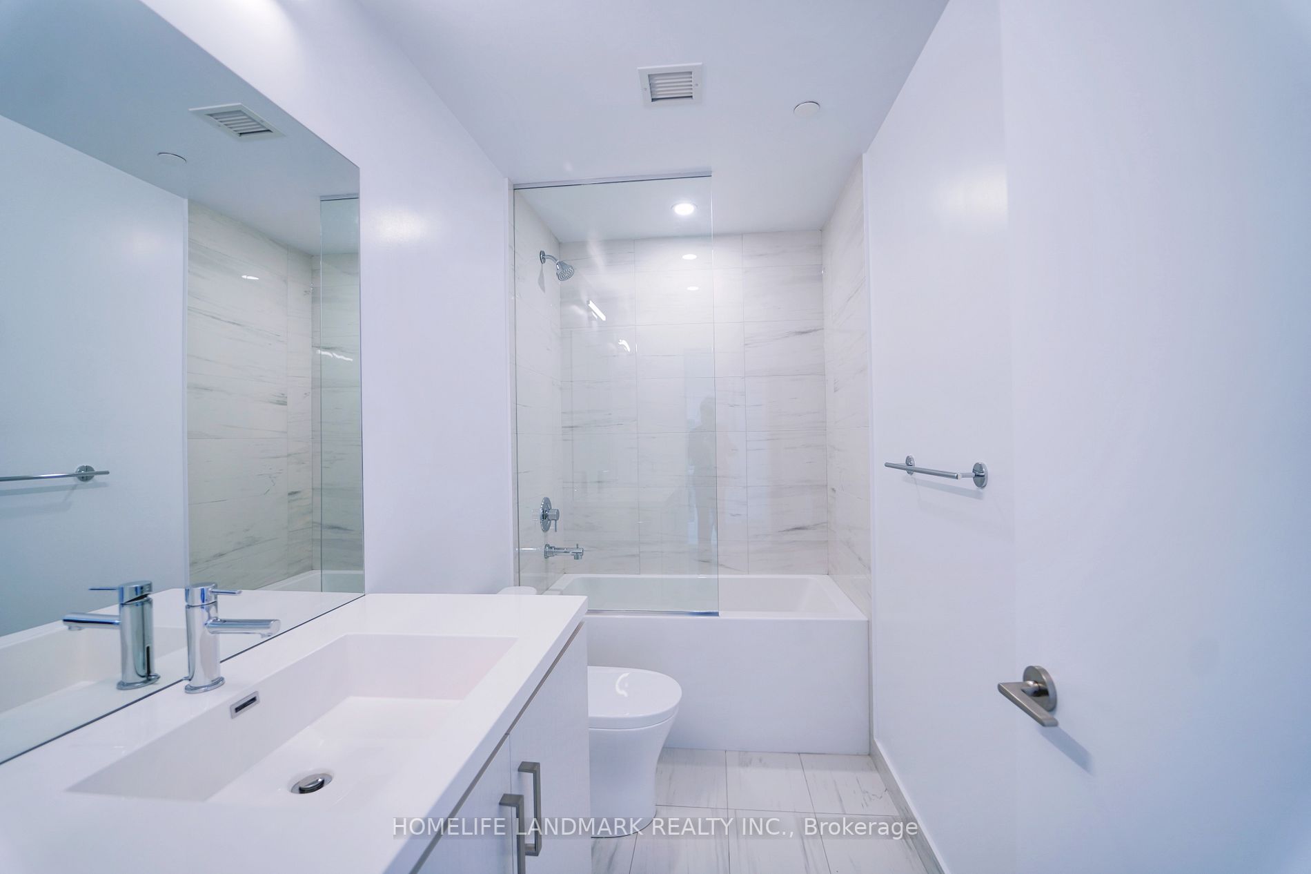 60 Honeycrisp Cres 19 Property Photo 8