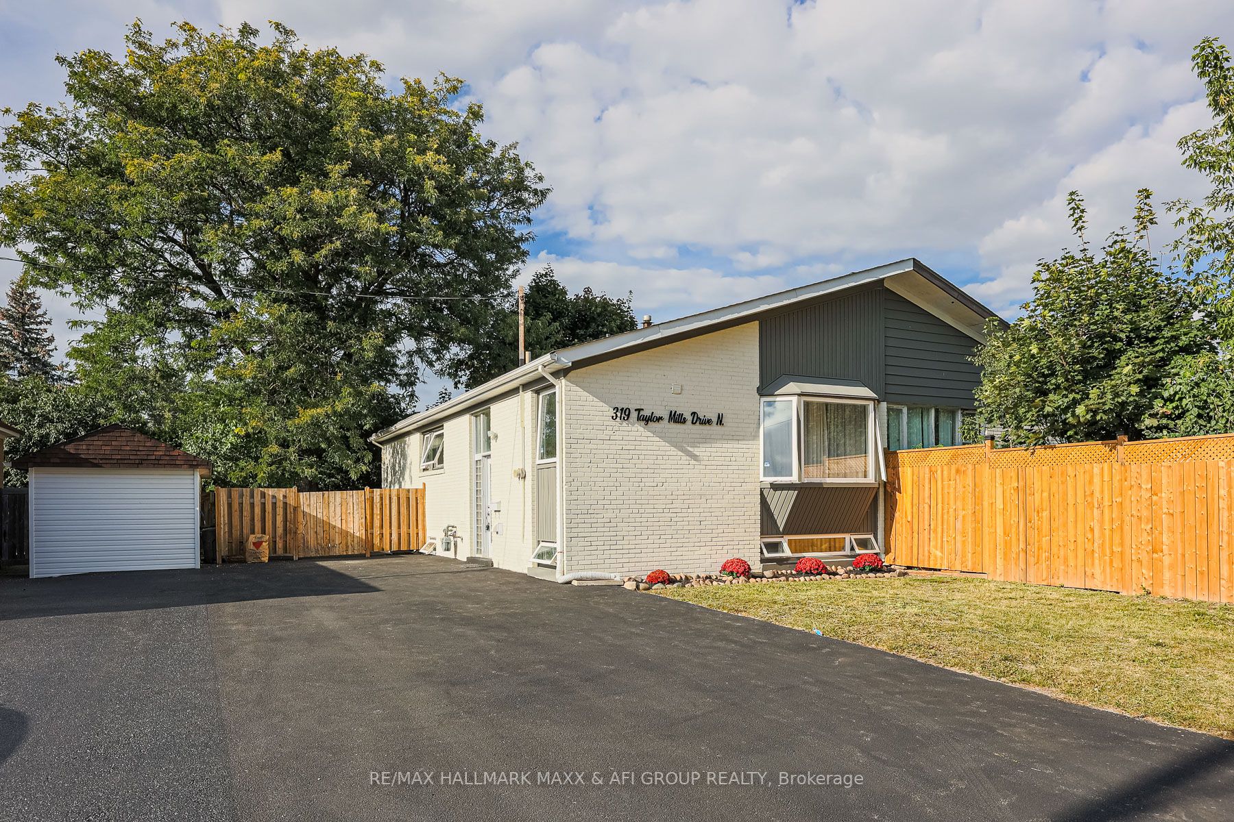 319 Taylor Mills Dr N Property Photo 1