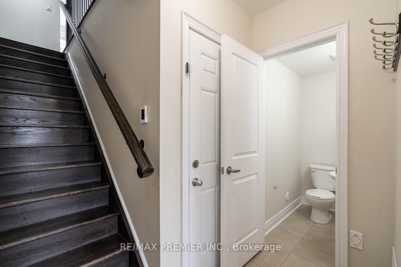 8315 Kipling Ave Property Photo 5