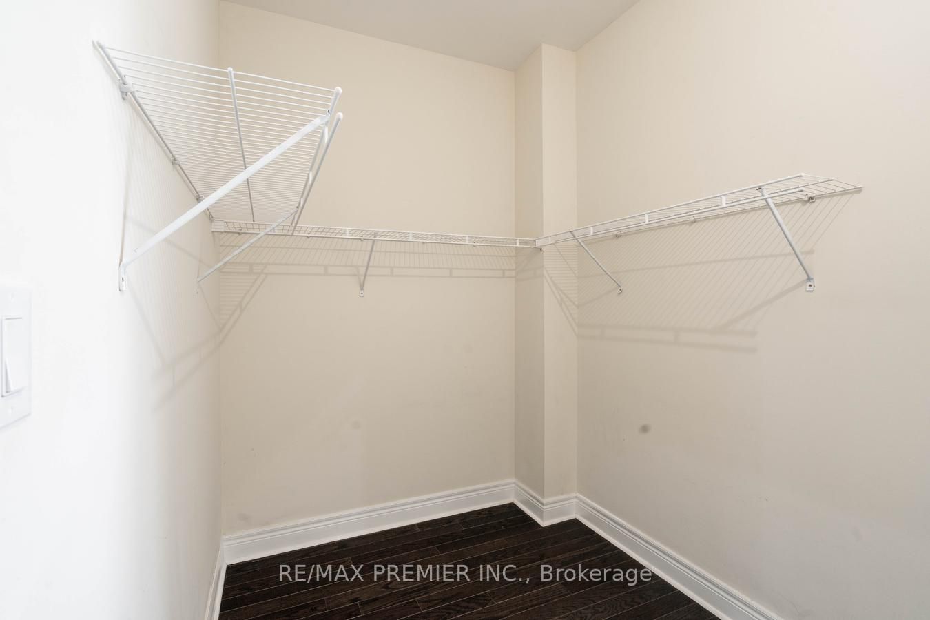 8315 Kipling Ave Property Photo 25