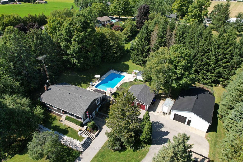 1834 Thirteenth Line Property Photo 1