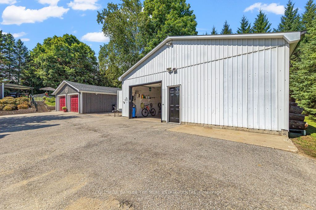 1834 Thirteenth Line Property Photo 7