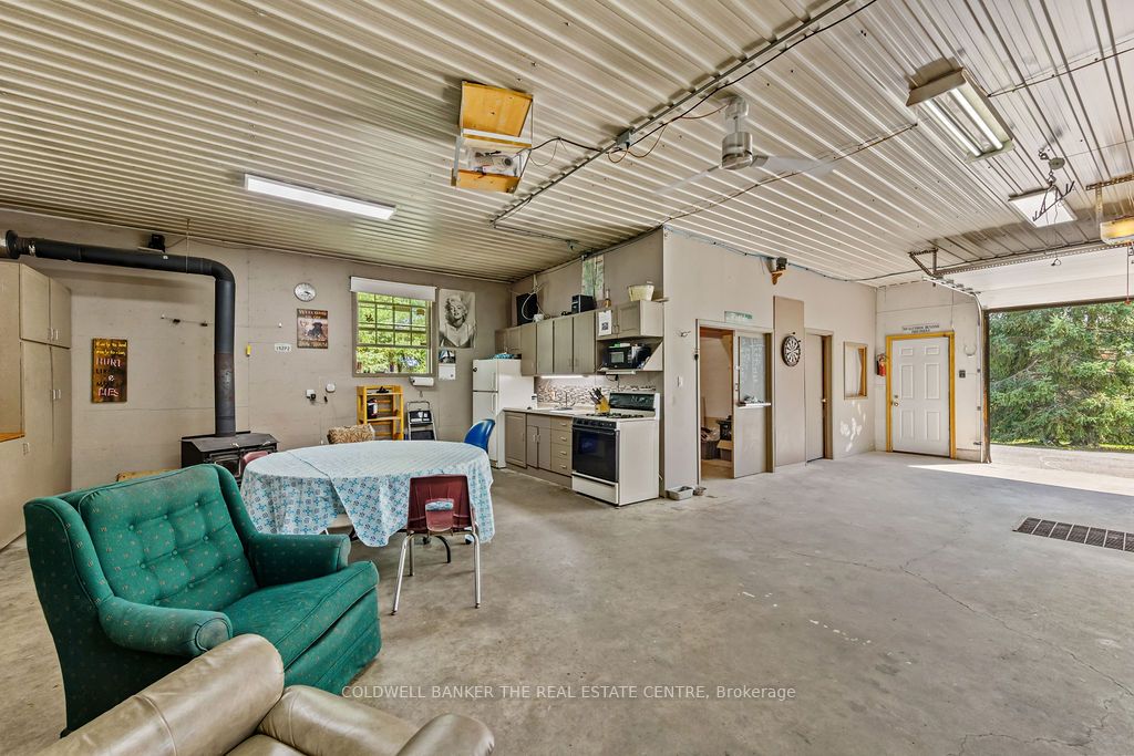 1834 Thirteenth Line Property Photo 8
