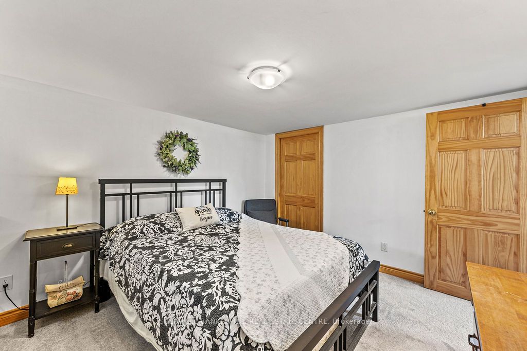 1834 Thirteenth Line Property Photo 16