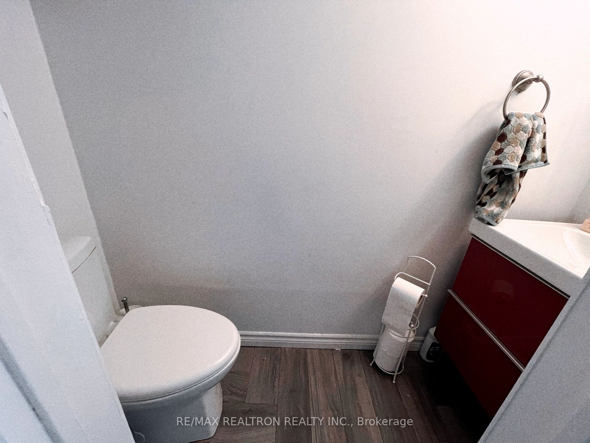 30 Wertheim Crt Property Photo 7